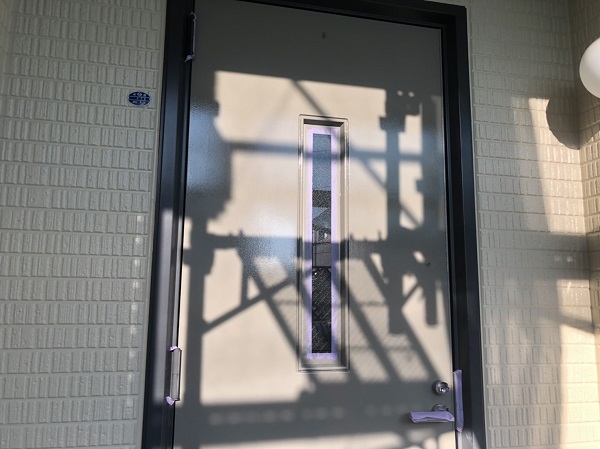 神奈川県横浜市青葉区　玄関ドア塗装　DIYは可能か　塗装の手順 (2)