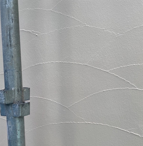 神奈川県横浜市港北区　A様邸　外壁塗装　モルタル外壁のひび割れ補修と塗装 (3)